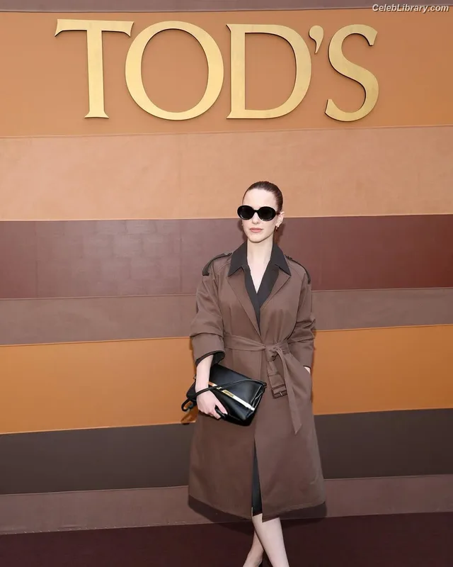 Rachel Brosnahan photo 16 of 1301