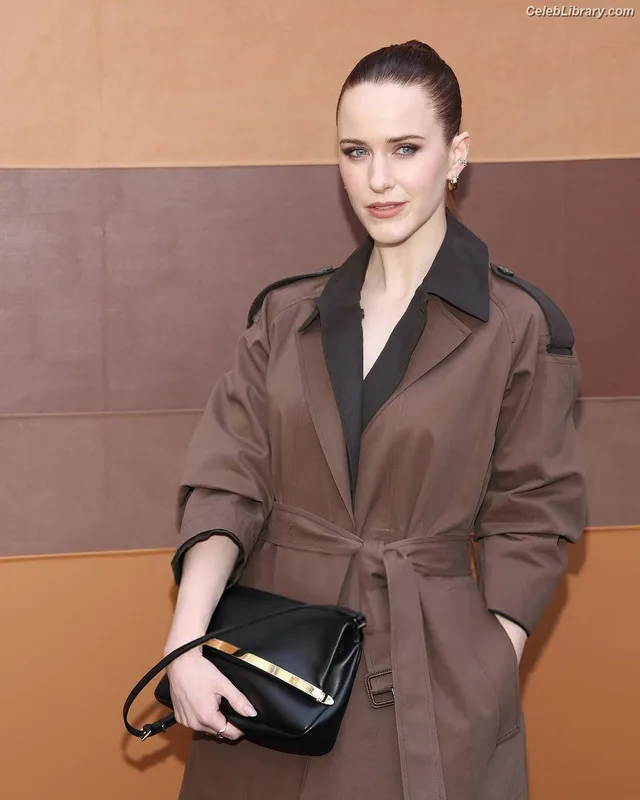 Rachel Brosnahan photo 17 of 1301