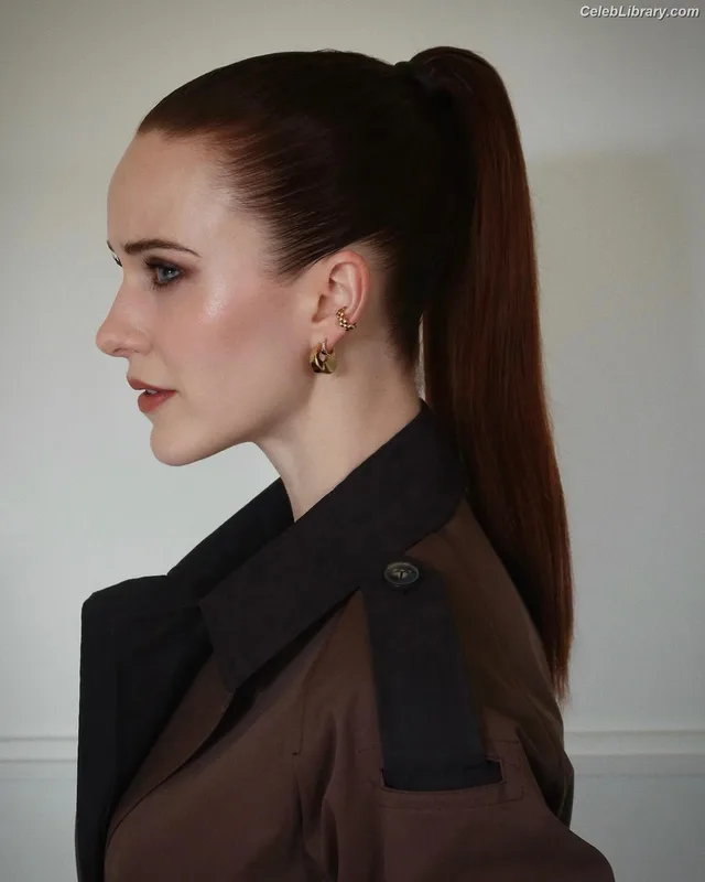 Rachel Brosnahan photo 20 of 1301