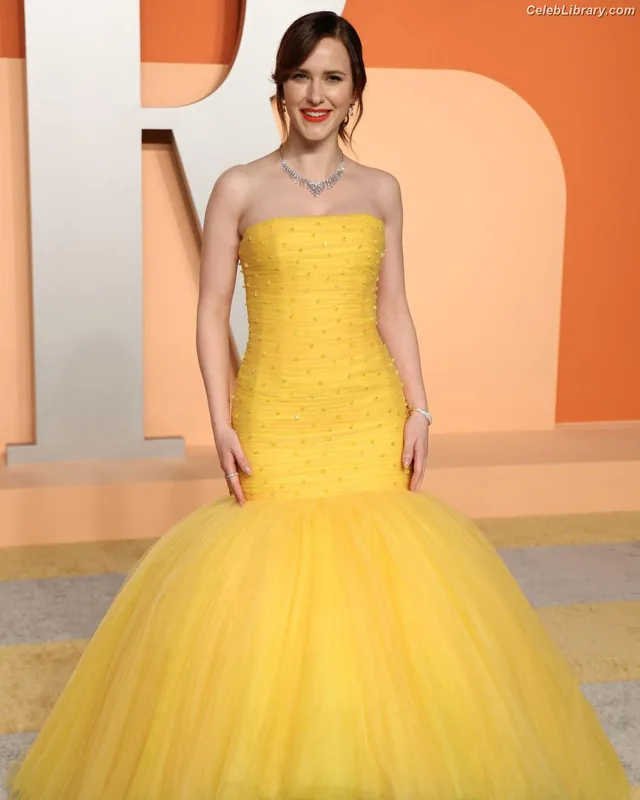 Rachel Brosnahan photo 4 of 1301