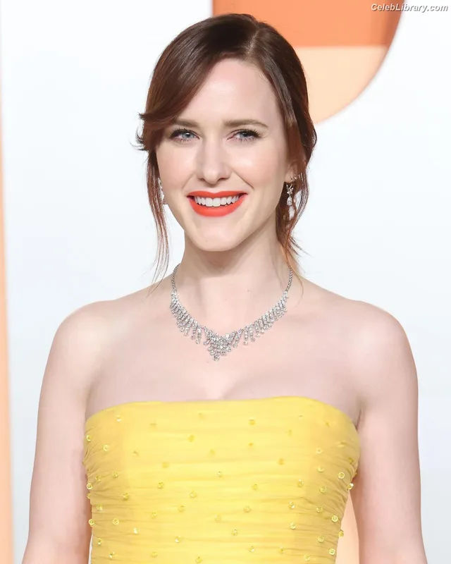 Rachel Brosnahan photo 5 of 1301