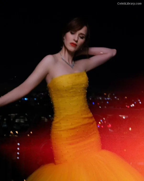 Rachel Brosnahan photo 10 of 1301