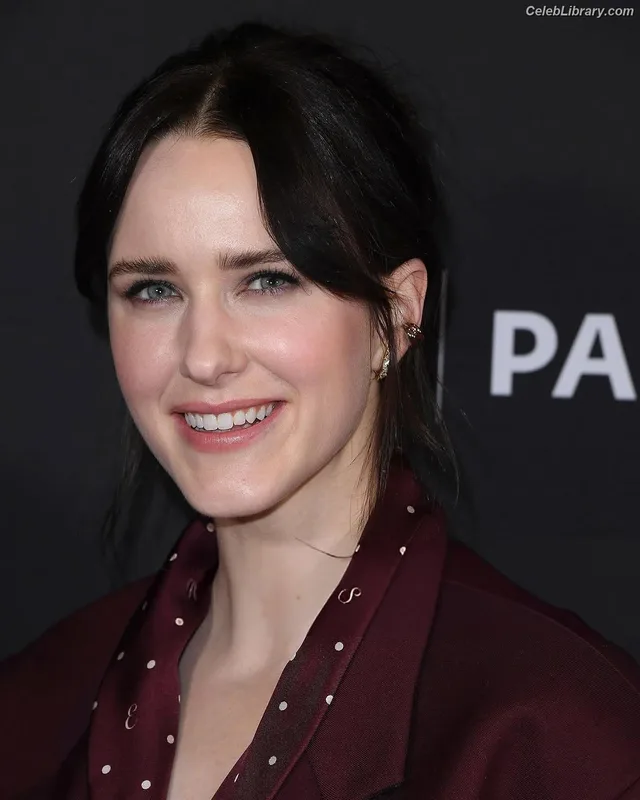 Rachel Brosnahan photo 19 of 1301