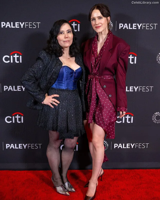 Rachel Brosnahan photo 2 of 1301