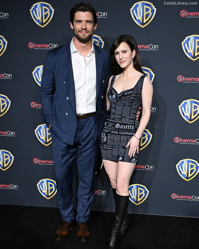 Rachel Brosnahan photo 11 of 1301
