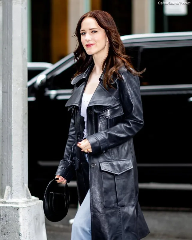 Rachel Brosnahan photo 7 of 1301