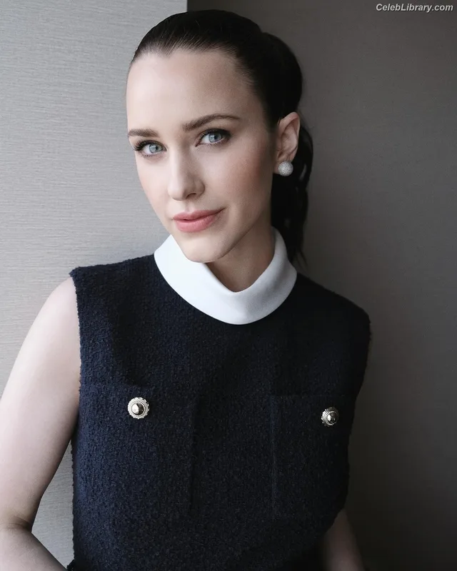 Rachel Brosnahan photo 3 of 1301