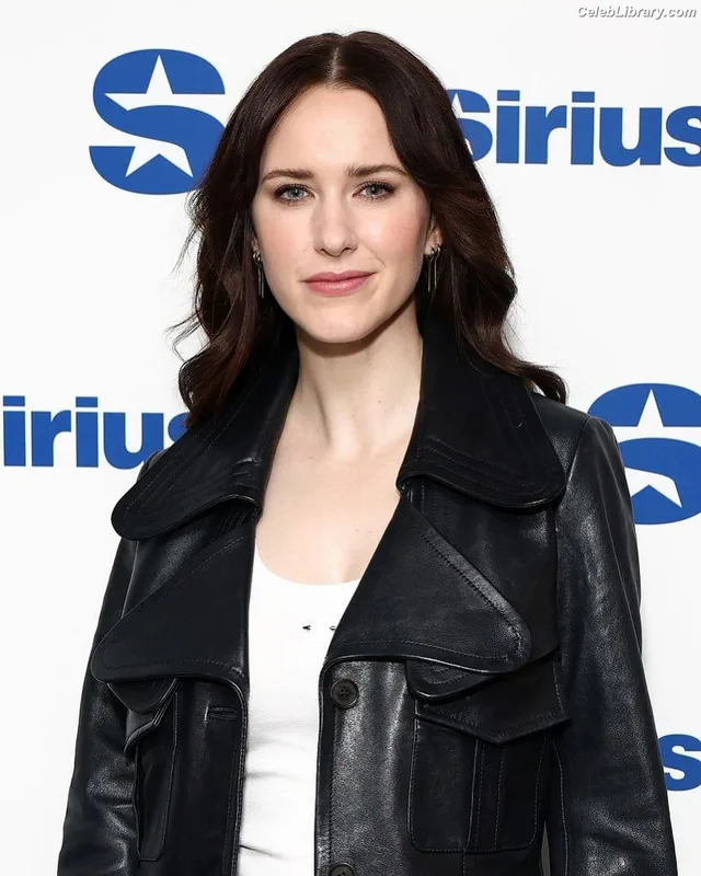 Rachel Brosnahan photo 8 of 1301