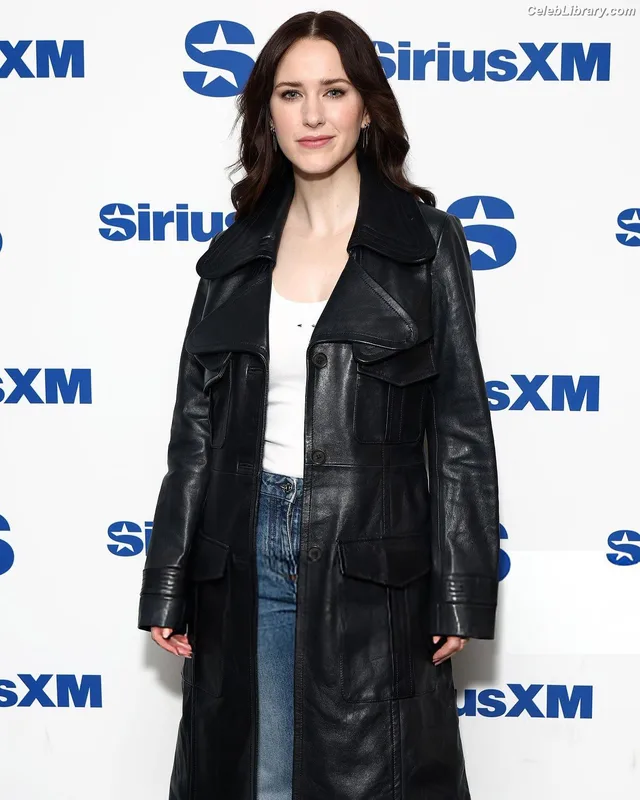 Rachel Brosnahan photo 9 of 1301