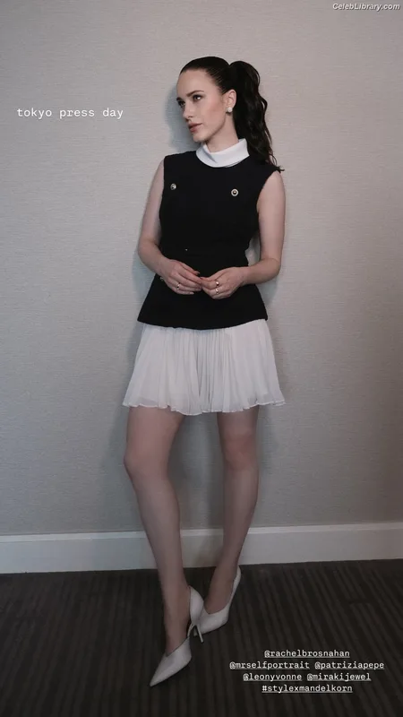 Rachel Brosnahan photo 13 of 1301
