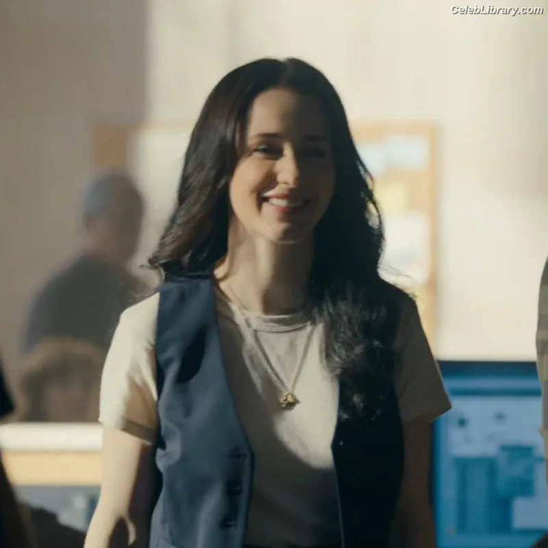 Rachel Brosnahan photo 8 of 1301