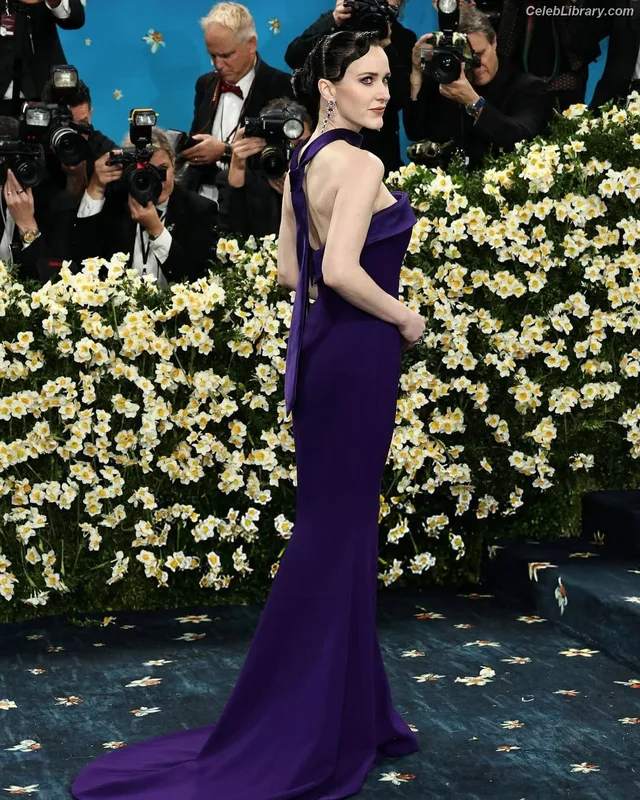 Rachel Brosnahan photo 14 of 1301