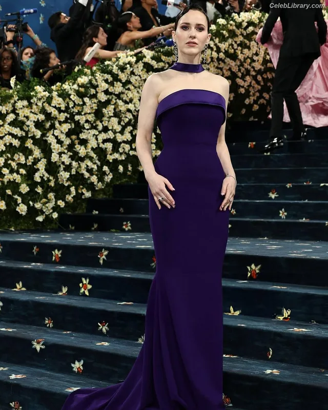 Rachel Brosnahan photo 16 of 1301