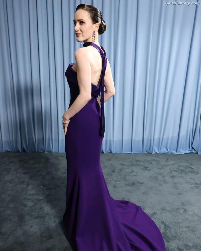 Rachel Brosnahan photo 3 of 1301