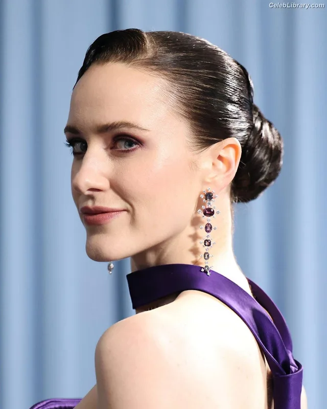 Rachel Brosnahan photo 4 of 1301