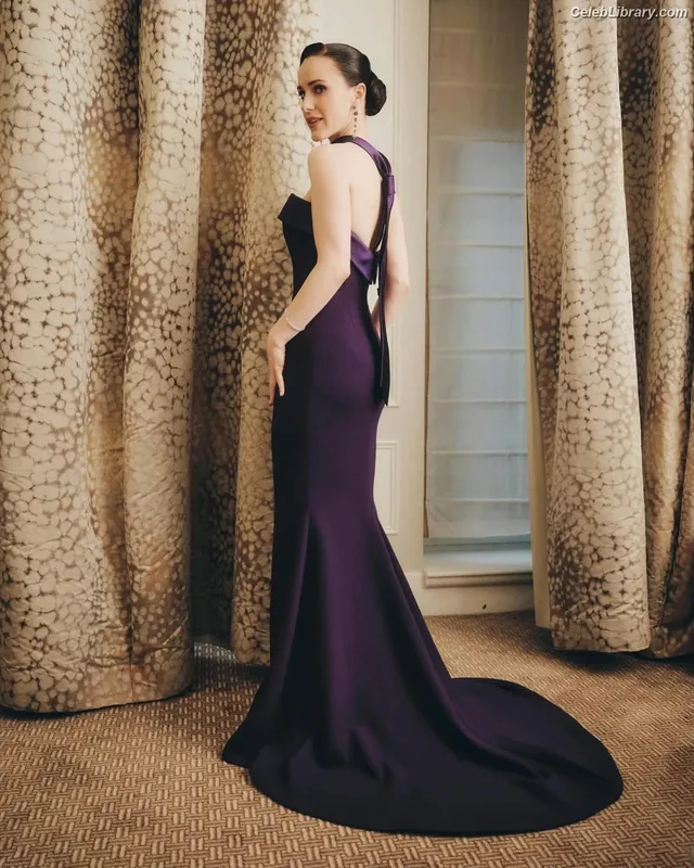 Rachel Brosnahan photo 7 of 1301