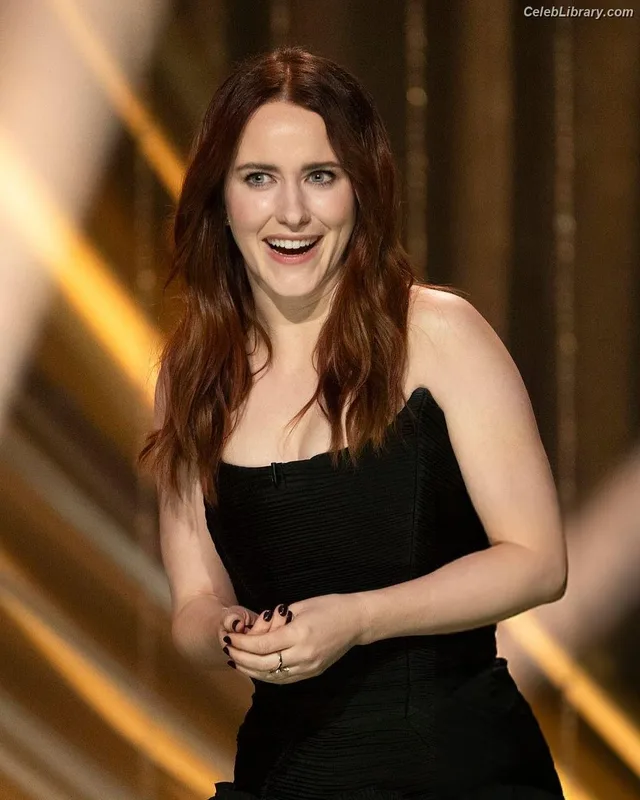 Rachel Brosnahan photo 17 of 1301