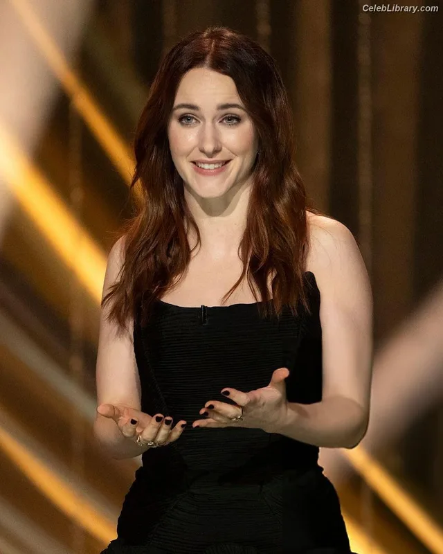Rachel Brosnahan photo 18 of 1301