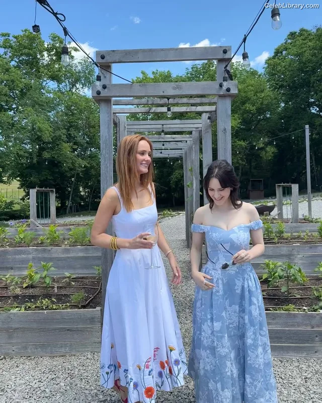 Rachel Brosnahan photo 23 of 1301
