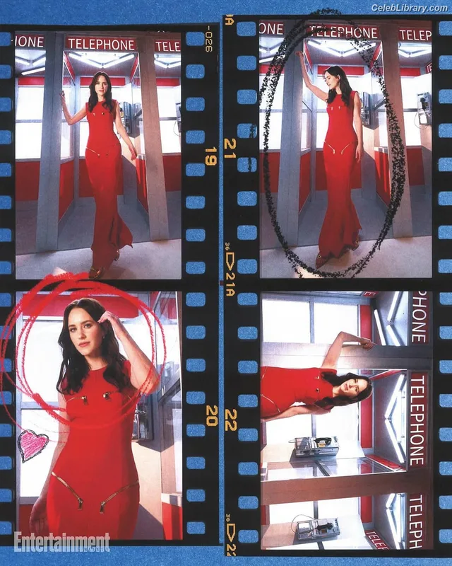 Rachel Brosnahan photo 1 of 1301