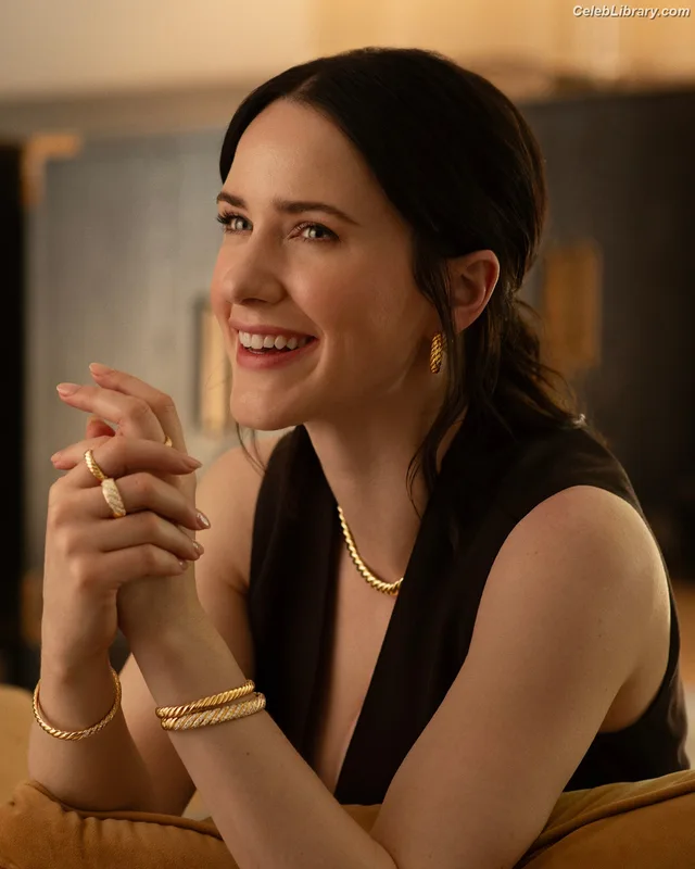 Rachel Brosnahan photo 16 of 1301