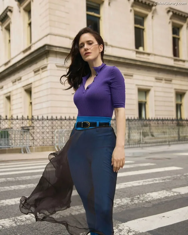 Rachel Brosnahan photo 8 of 1301
