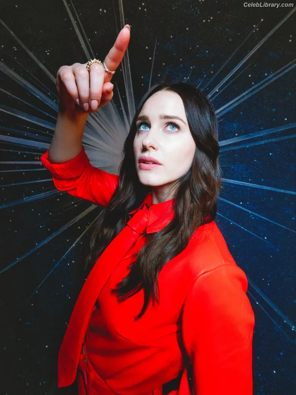 Rachel Brosnahan photo 10 of 1301