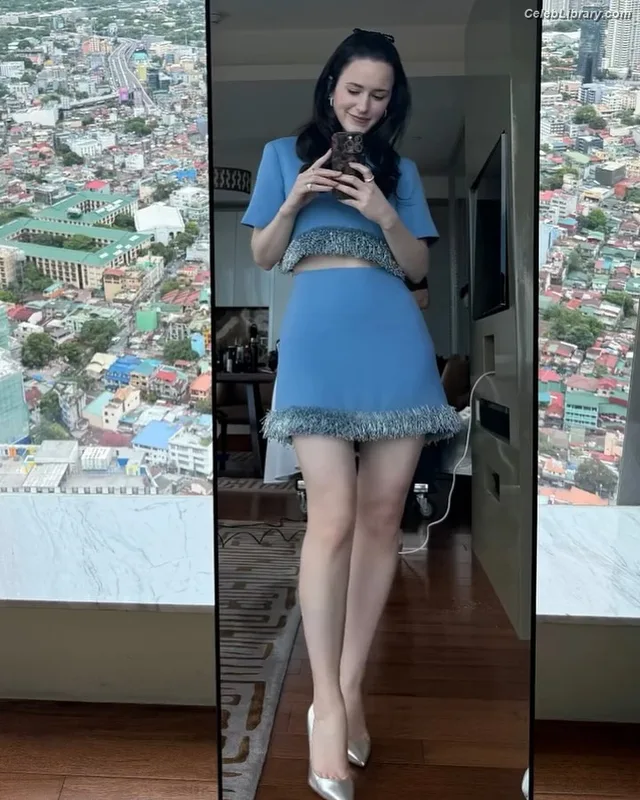 Rachel Brosnahan photo 11 of 1301