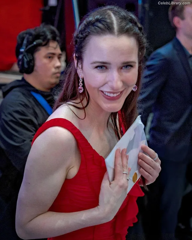 Rachel Brosnahan photo 24 of 1301