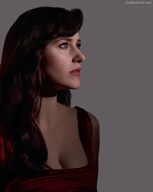 Rachel Brosnahan photo 14 of 1301