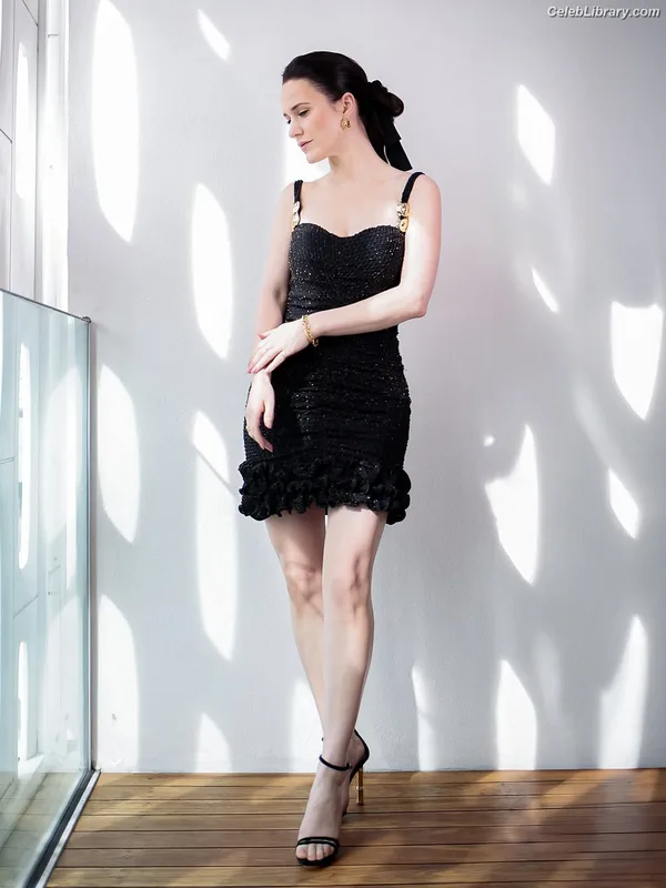 Rachel Brosnahan photo 13 of 1301