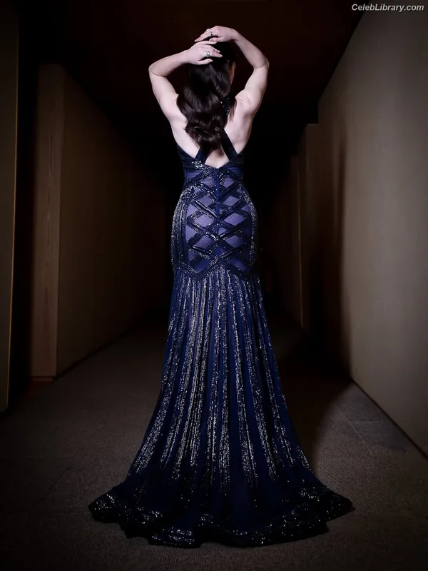 Rachel Brosnahan photo 4 of 1301