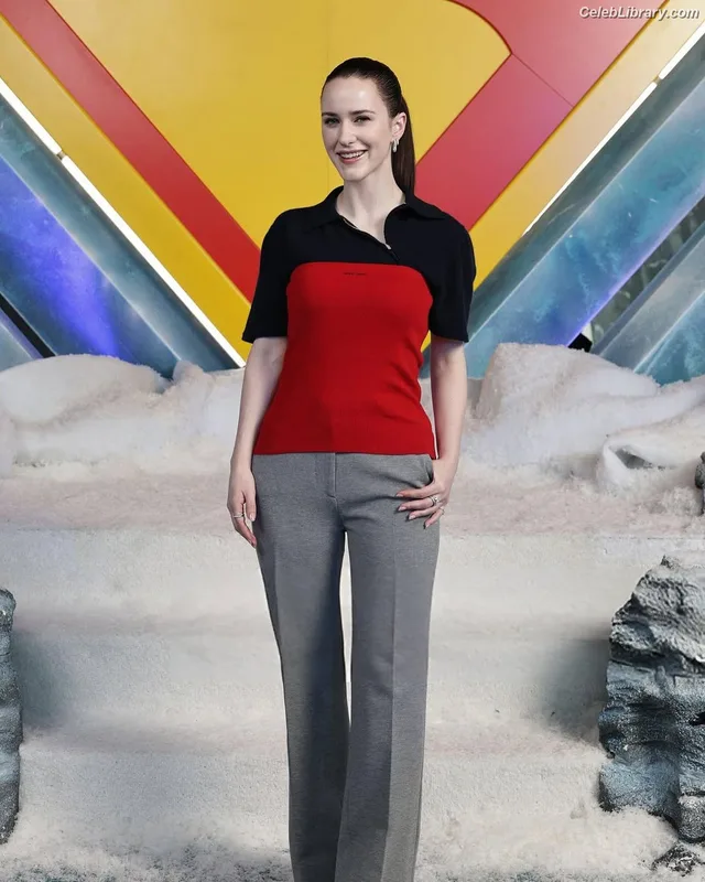 Rachel Brosnahan photo 22 of 1301