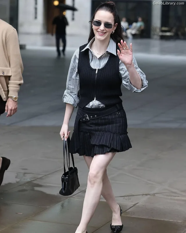 Rachel Brosnahan photo 11 of 1301