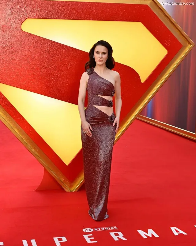 Rachel Brosnahan photo 20 of 1301