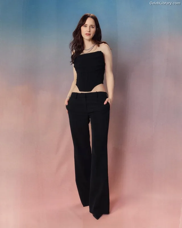 Rachel Brosnahan photo 16 of 1301