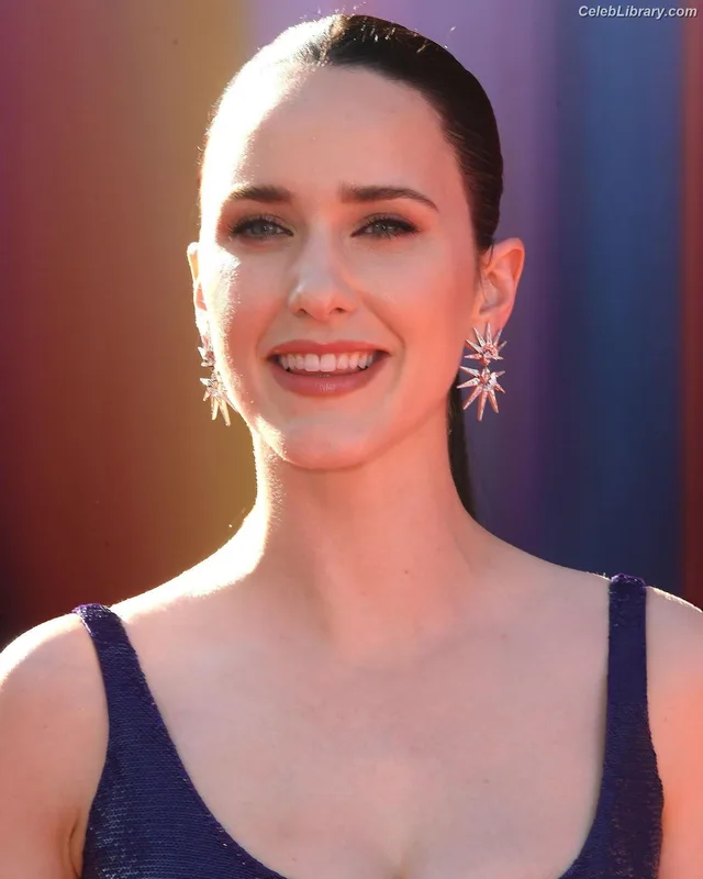 Rachel Brosnahan photo 10 of 1301