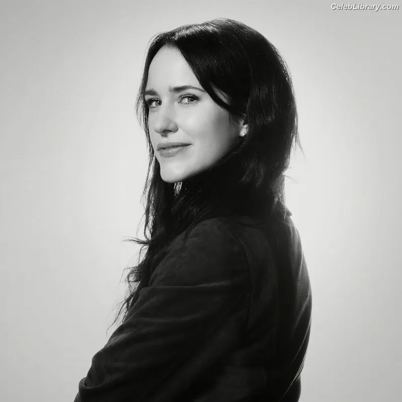 Rachel Brosnahan photo 5 of 1301