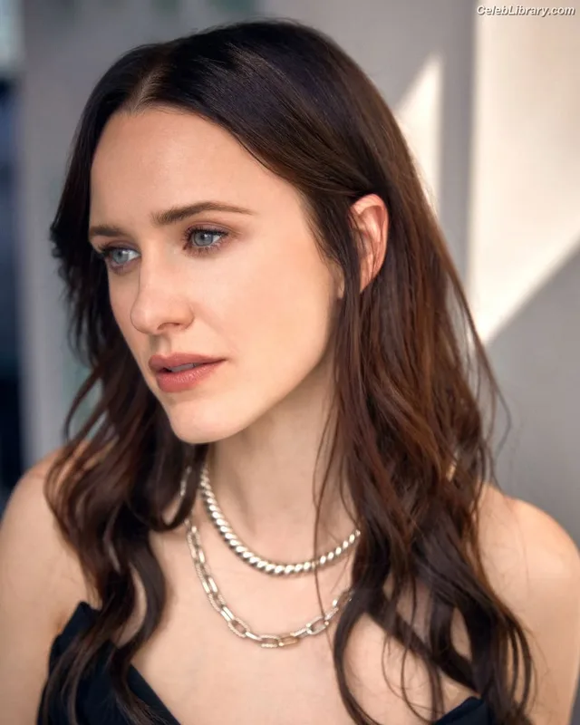 Rachel Brosnahan photo 23 of 1301