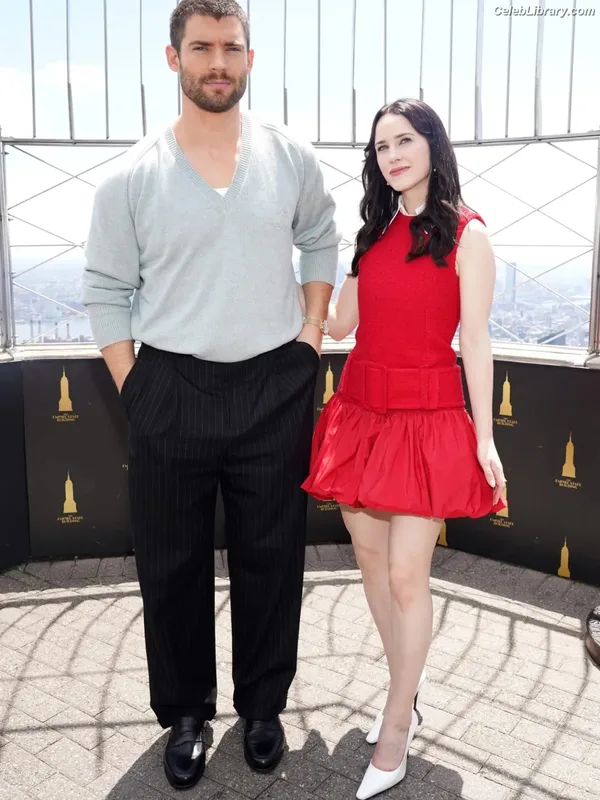 Rachel Brosnahan photo 10 of 1301