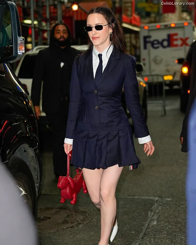 Rachel Brosnahan photo 13 of 1301