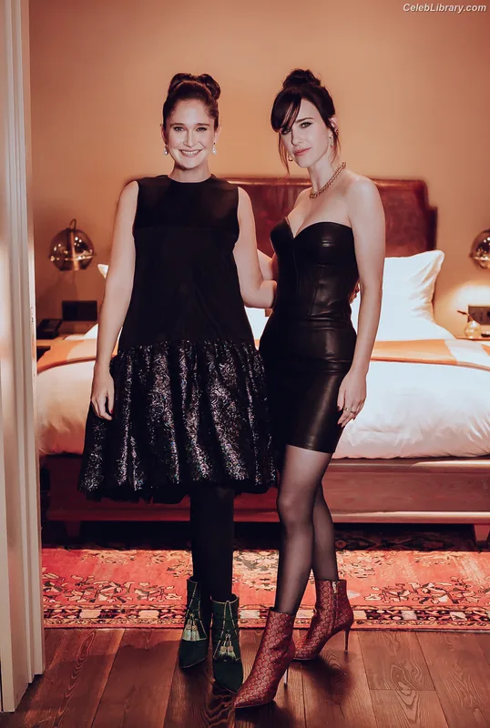 Rachel Brosnahan photo 15 of 1301