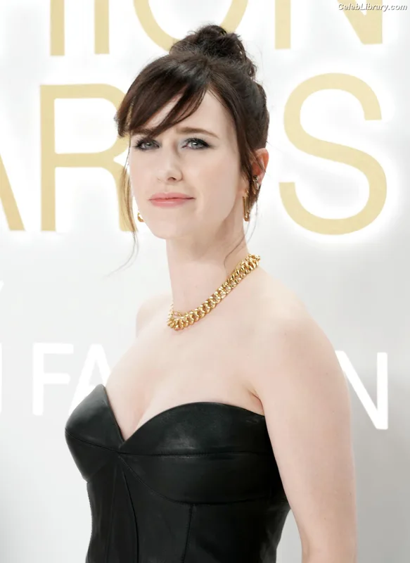 Rachel Brosnahan photo 18 of 1301