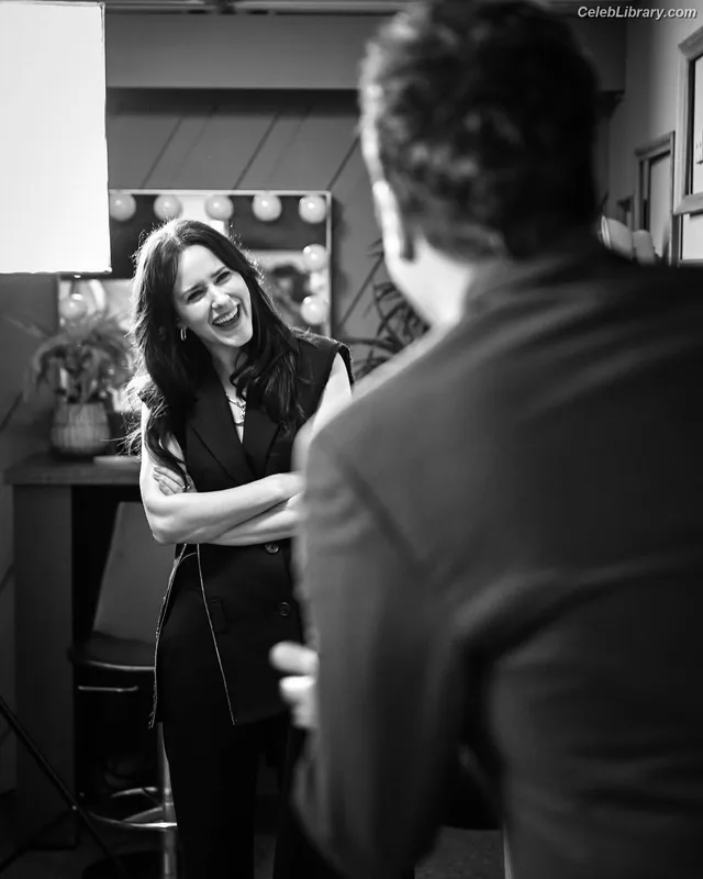 Rachel Brosnahan photo 24 of 1301