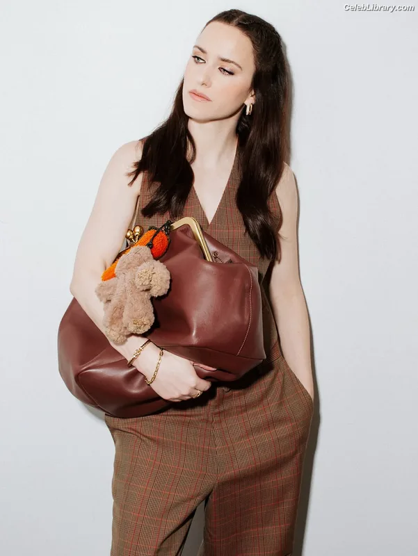 Rachel Brosnahan photo 3 of 1301
