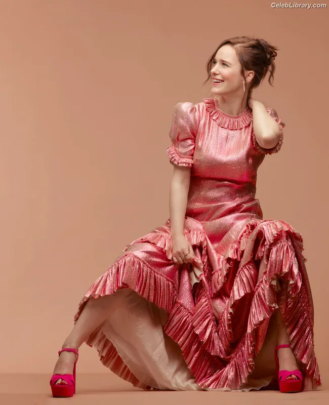 Rachel Brosnahan photo 22 of 1301