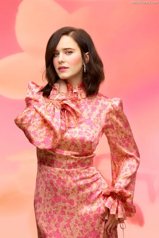 Rachel Brosnahan photo 2 of 1301