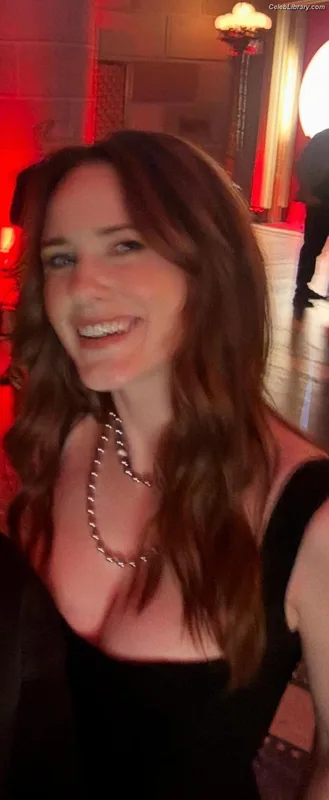 Rachel Brosnahan photo 8 of 1301
