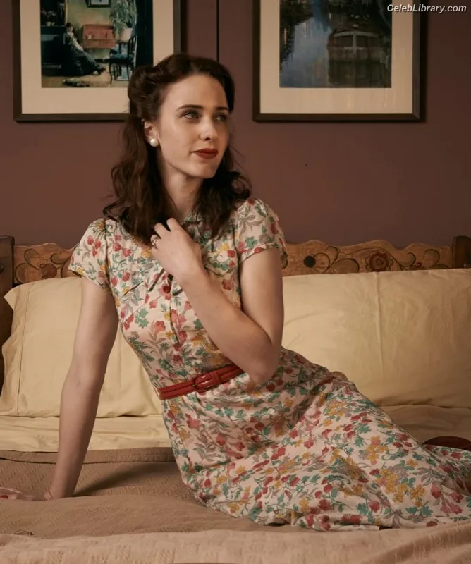 Rachel Brosnahan photo 14 of 1301