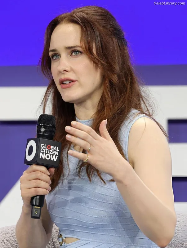 Rachel Brosnahan photo 22 of 1301
